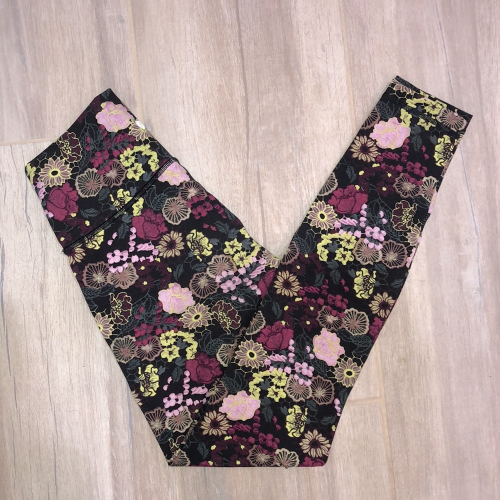 Lululemon Floral Lace Print Pants